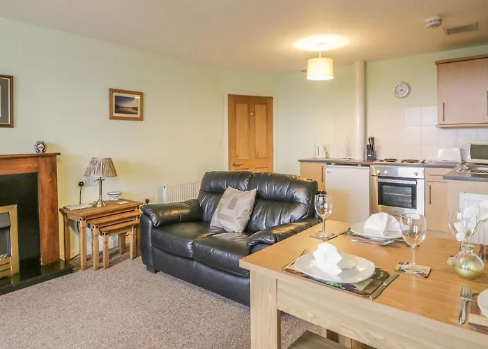 2 Park Nook Close